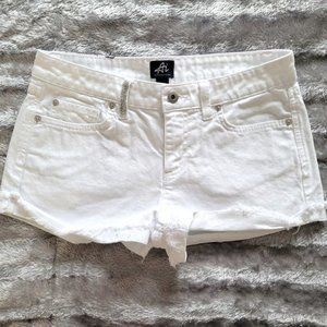 3/$15 Bundle Or Size 27 White Jean Shorts From Authentic Icon